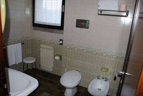Hotel Derby, Забронировать Отель Отели Лугана-ди-Сирмионе с парковкой, Парковка