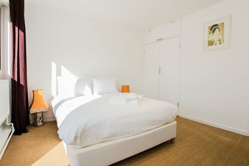 Bright & Modern 2 Bedroom Flat W/balcony - Whitechapel!, Забронировать  Лондон Большой Лондон, рядом с Станция метро Wapping