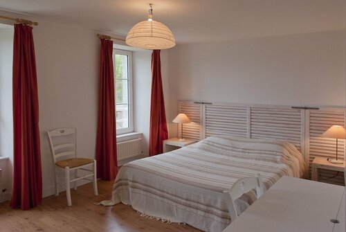 Manoir du Mesnil de Bas, Book Hotel Hoteller i Brehal med parkering, Parkering