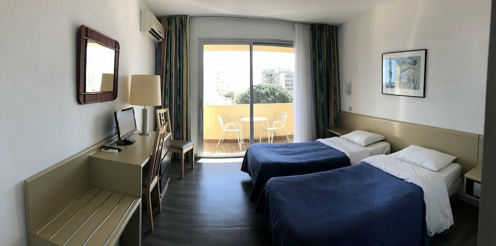 Harbour Hotel