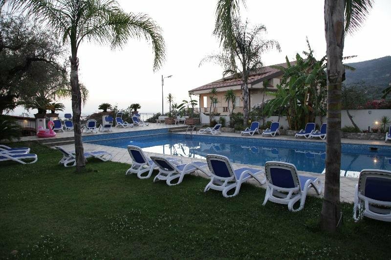 Arenas Hotel