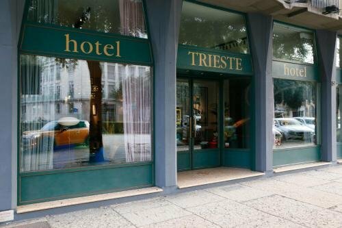 Boutique Hotel Trieste - Adults Only, Забронировать Бутик-отель Отели Вероны 3 звезды, рядом с Canossa Palace, 3*