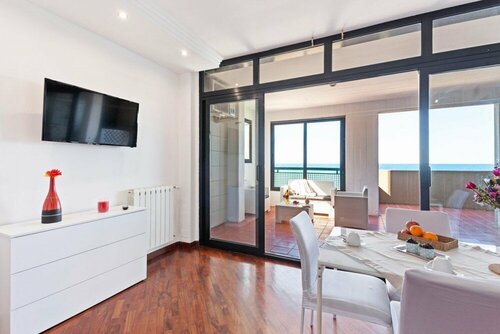 Bari Waterfront Apartment
