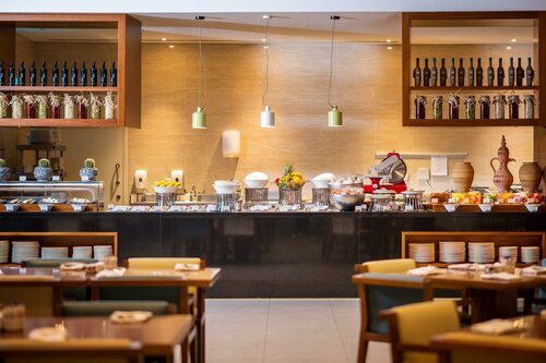 Crowne Plaza Muscat OCEC by IHG, Book Hotel 5-stjernede hoteller i Muscat, 5*