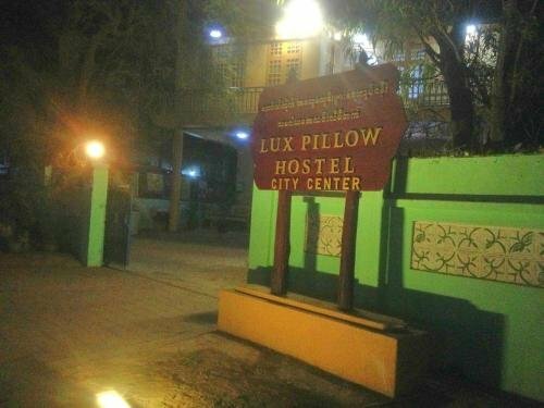 Lux Pillow Hostel - City Centre, Брондау Хостел Ньяунг-У Mandalay Region