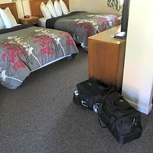 Anchor Motel, Забронировать Мотель Отели Кенмор с бассейном, Бассейн