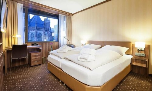 Living Hotel Düsseldorf, Забронировать Отель Унтербилк Дюссельдорф