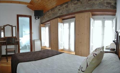 Hotel Abrego Reinosa, Забронировать Отель Рейноса Ebro Reservoir