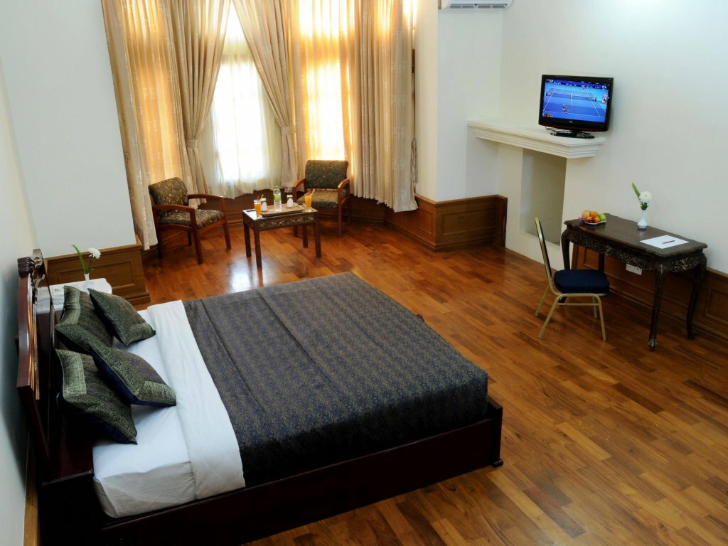 Royal Reward Resort