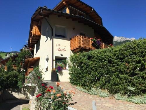 Villa Anita San Vigilio di Marebbe, Забронировать Вилла Отели Val Badia с парковкой, Парковка
