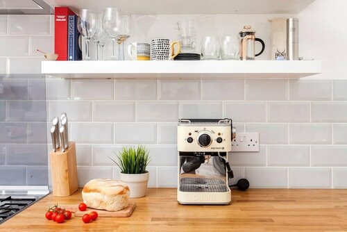 Spacious 2BR flat in Dalston!, Забронировать Отель Отели Большого Лондона с парковкой, Парковка