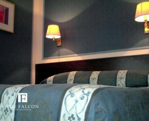 Falcon Hotel, Varaa Hotelli Farnborough Surrey