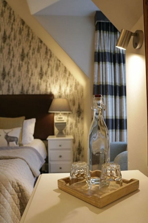 № 12 Hotel & Bistro