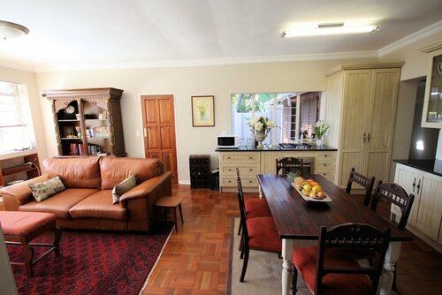 Stay 2 Live Groenkloof, Забронировать Отель Претория Претория