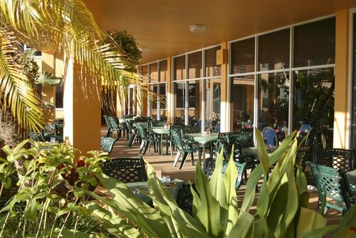 Dolphin Beach Resort, Забронировать Курортный отель Сент-Пит-Бич Clearwater-St Pete Beaches