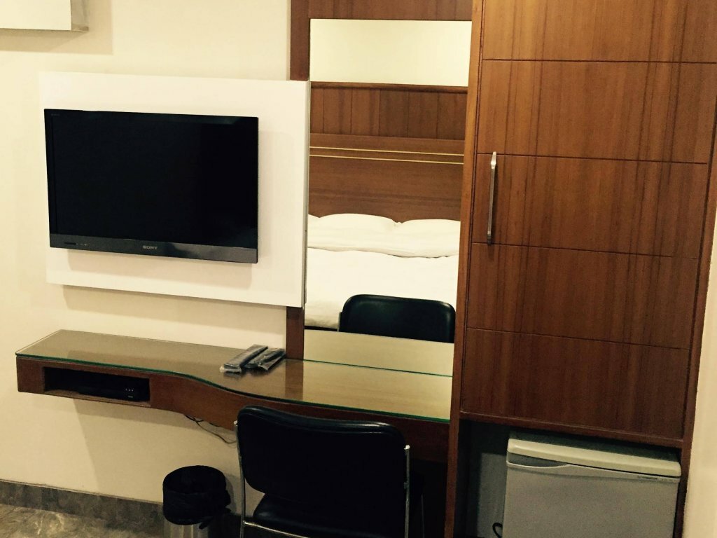 Hotel Avtar At New Delhi Railway Station