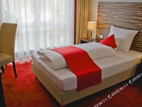 HIB Hotel in Baesweiler, Забронировать Отель Отели Басвайлер с парковкой, Парковка