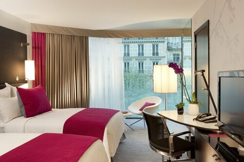 Renaissance Paris Arc de Triomphe Hotel, Забронировать Отель Отели Парижа с парковкой, рядом с Музей Даппера, Парковка
