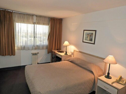 Hotel Tres Cruces, Забронировать Отель Недорогие отели Монтевидео, рядом с Centenario Stadium, недорого