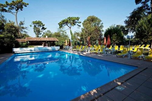 Hôtel Résidence de Rohan, Rezerwuj Hotel Hotele w Akwitania z basenem, Basen