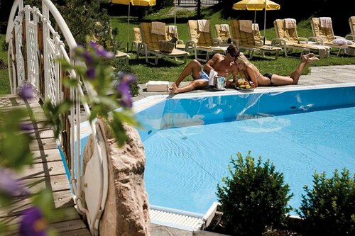 Hotel Gaspingerhof, Забронировать Отель Отели Циллерталь Арены с бассейном, Бассейн