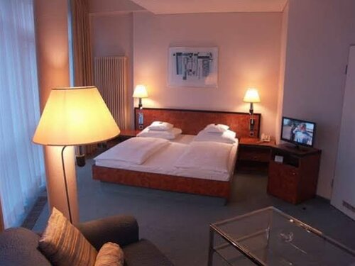 Hotel Arkadia, Забронировать Отель Фридрихсдорф Таунус