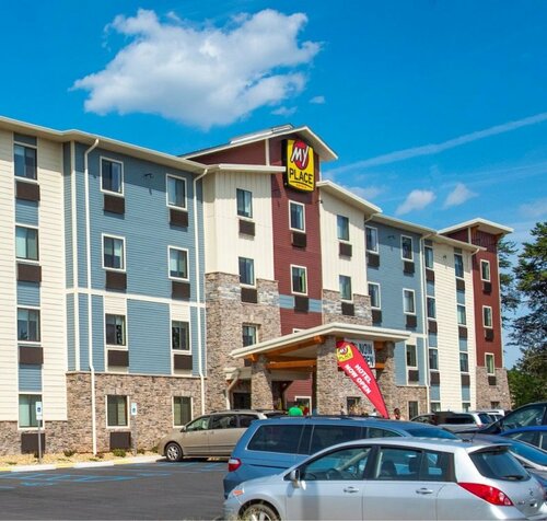 La Quinta Inn & Suites by Wyndham Greenville Woodruff Rd., Забронировать Отель Гринвилл 