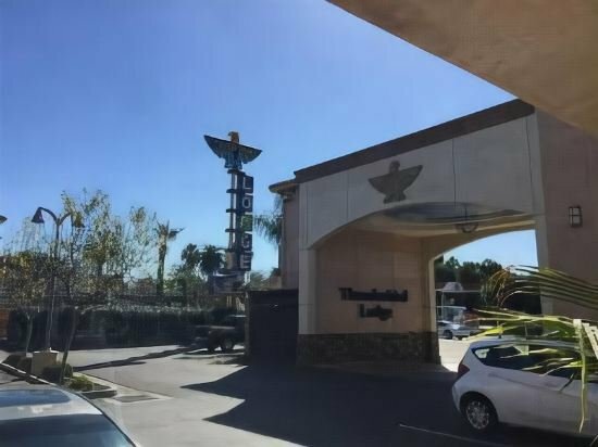 Thunderbird Lodge