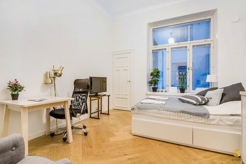 WeHost Pieni Roobertinkatu Small 13, Забронировать Апартаменты/квартира Отели Хельсинки с парковкой, Парковка