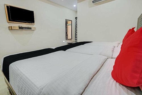 OYO 37906 New Asian Lodge, Varaa Hotelli Hotellit Telangana pysäköinnillä, Pysäköinti