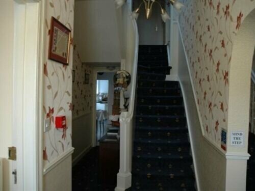 Clark Kimberley Guest House, Забронировать Гостевой дом Перт Пертшир