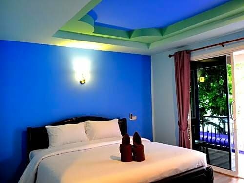 Phi Phi Don Chukit Resort, Забронировать Курортный отель Отели Пхи-Пхи-Дон 3 звезды, 3*