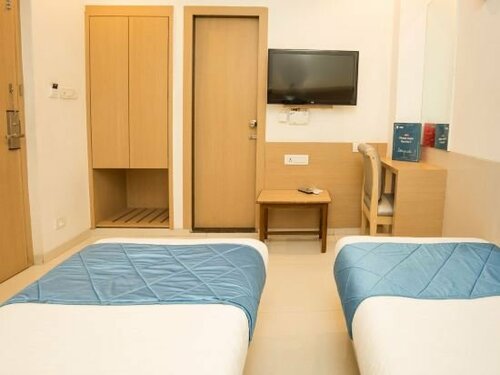 ZUZU Galaxy Annex Hotel, Забронировать Отель Санта-Крус Мумбай