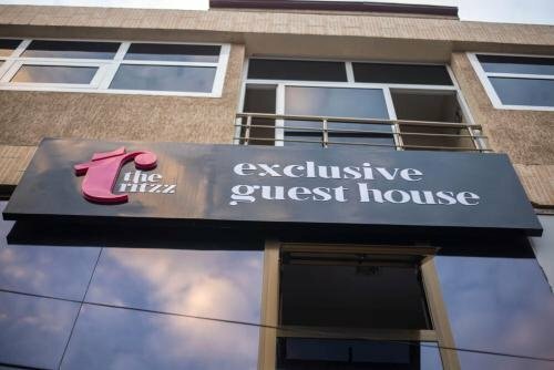 The Ritzz Exclusive Guest House, Забронировать Гостевой дом Отели Осу с парковкой, Парковка