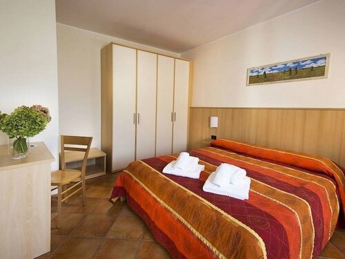 Residence Corte Camaldoli, Забронировать Отель Отели Венето с парковкой, Парковка