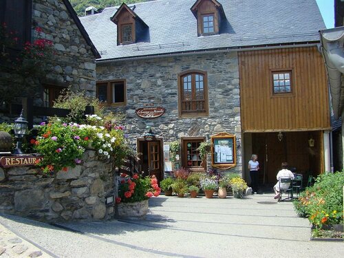 Hôtel et Restaurant La Grange aux Marmottes, Book Hotel Viscos Pyrenees National Park