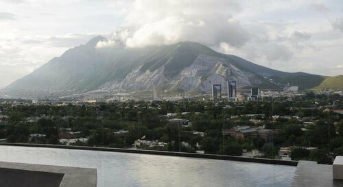 Habita Mty, Забронировать Отель Отели Монтеррей с бассейном, Бассейн