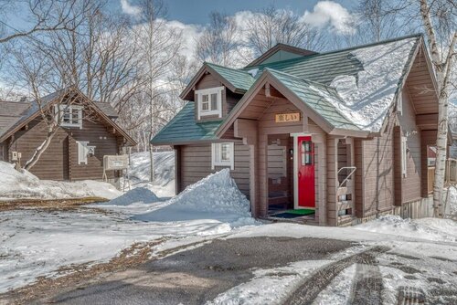 Tanoshii Chalet by H2 Life, Забронировать Шале Виллы Niseko Ski, Вилла