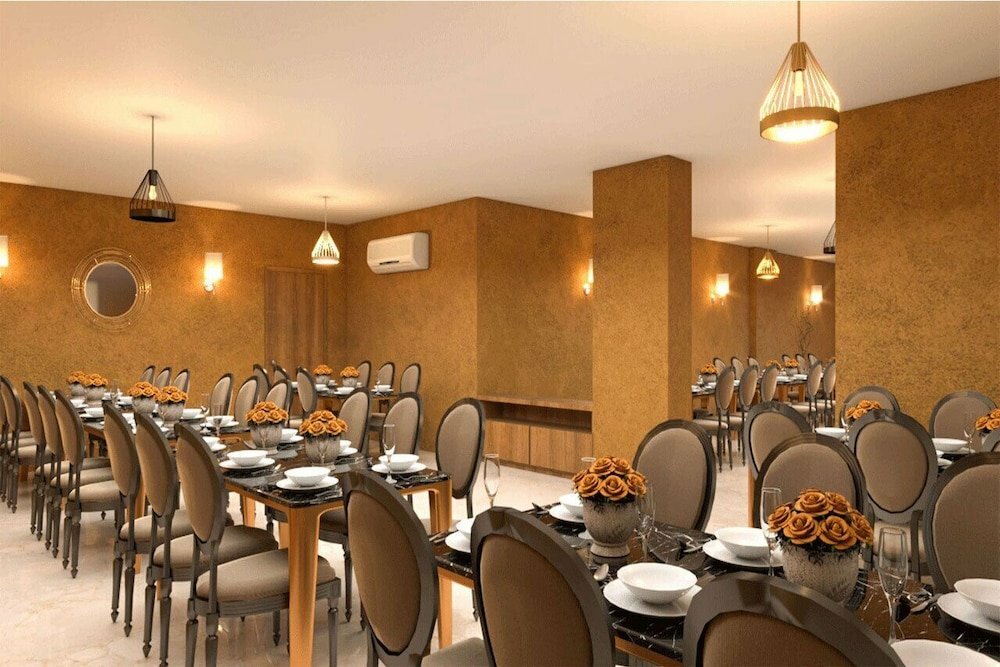 Oaktree Hotel