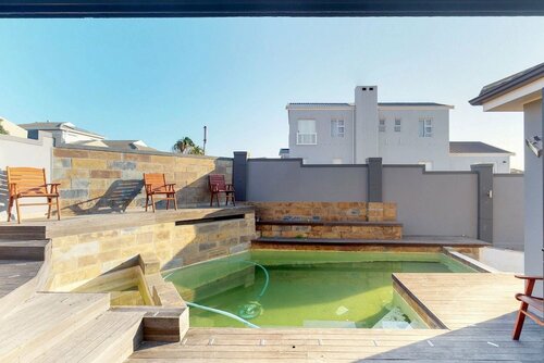 Blaauw Village Guest House, Book Pension Bloubergstrand Table Bay