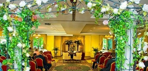 Seehotel Ecktannen, Забронировать Отель Варен Мюриц, рядом с Музей естественной истории Müritzeum