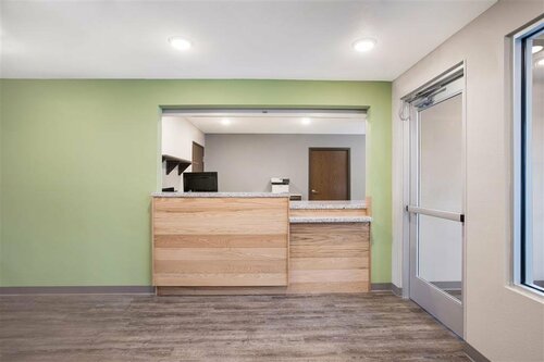 WoodSpring Suites Detroit Madison Heights, Book Hotel Hoteller i Michigan med parkering, Parkering