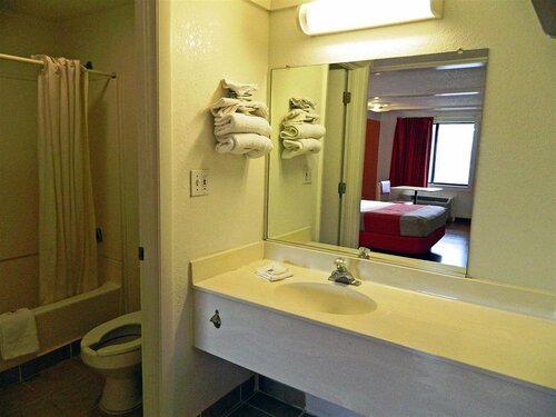 Travelodge by Wyndham Benton Harbor MI, Rezerwuj Motel Benton Harbor Michigan