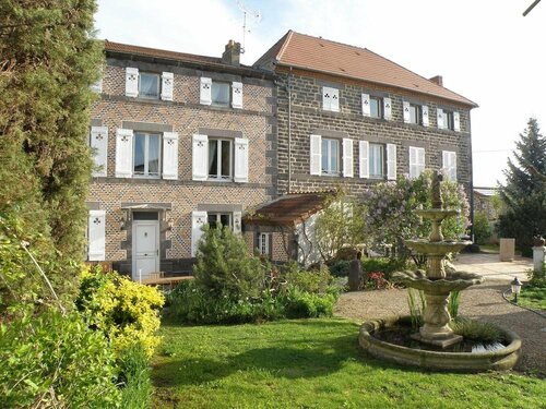 Les Trèfles, Book Hotel Hoteller i Rhône-Alps med parkering, Parkering