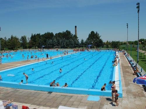 Holiday Park CFK, Забронировать Отель Врбас Воеводина