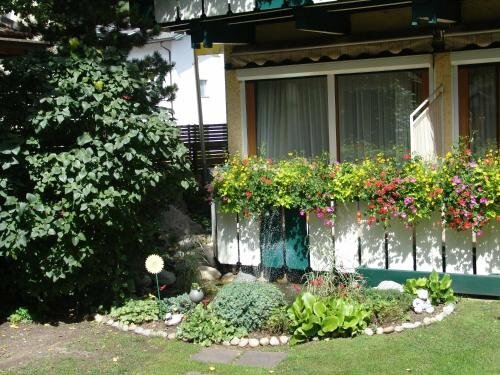 Hotel Cavallino Bianco - Weisses Roessl, Забронировать Отель Отели Hochpustertal Valley с парковкой, Парковка