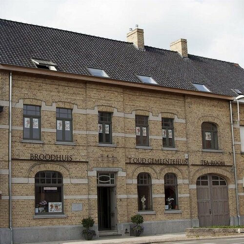Oud Gemeentehuis, Забронировать Гостевой дом Поелкапелле Westhoek