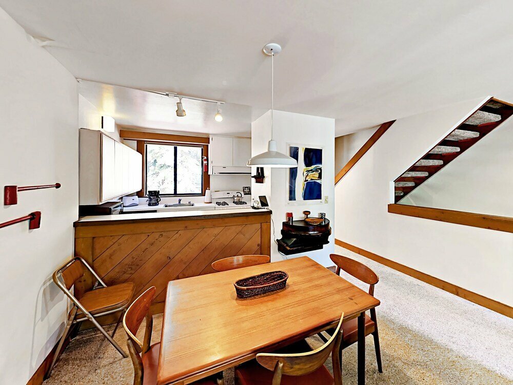 3104 Aspen Grove Rd Condo - 3 Br condo by RedAwning