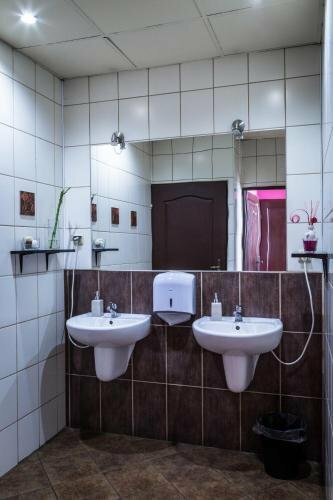Room Hostel Piotrkowska, Забронировать Хостел Средместье 