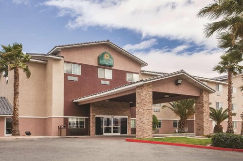 La Quinta Inn & Suites by Wyndham Las Vegas Nellis, Забронировать Отель Неллис США